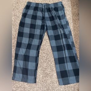 Men’s plaid pajama pants